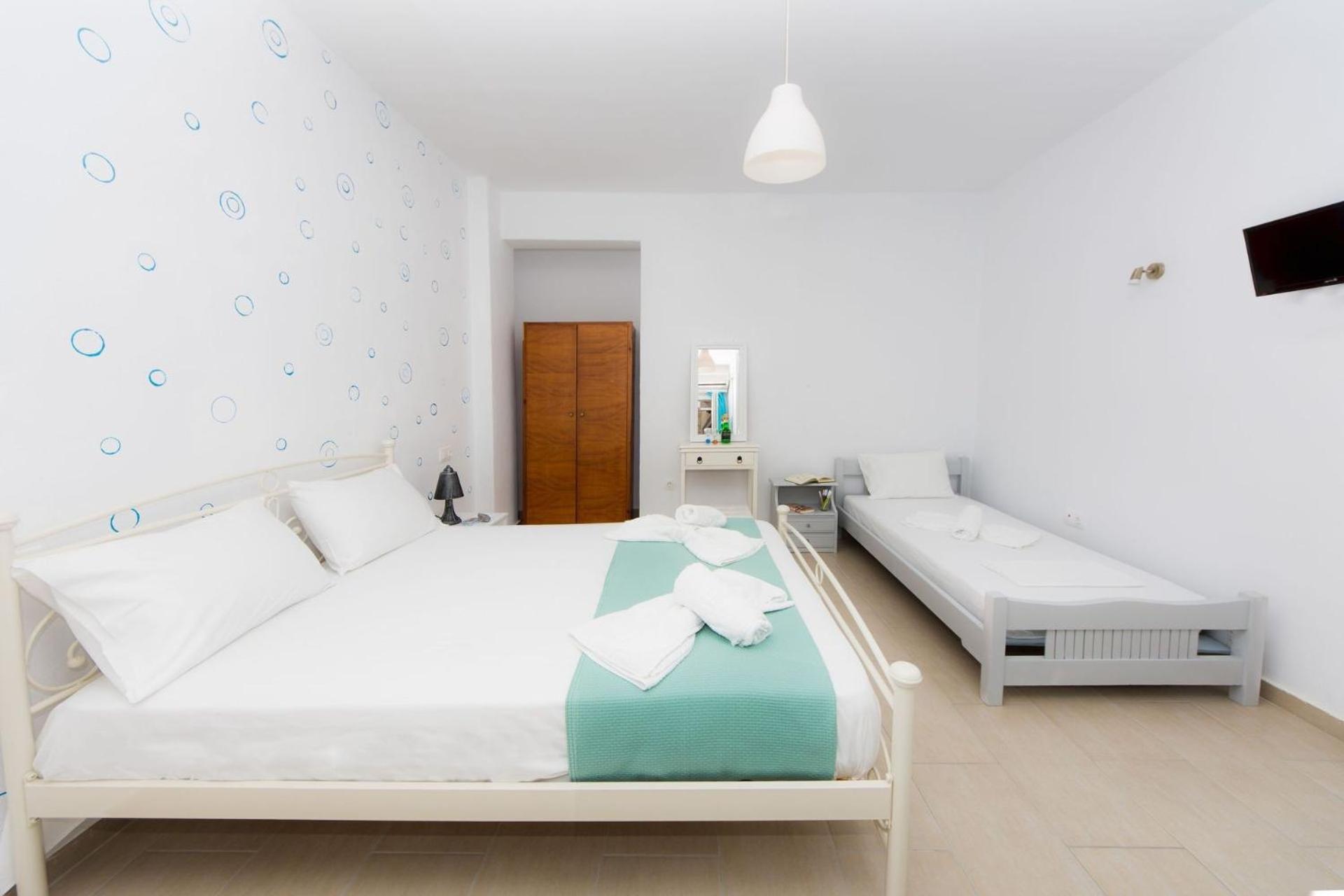 Triple Studio Semi-Basement Dpan Saint George Naxos Apartment *